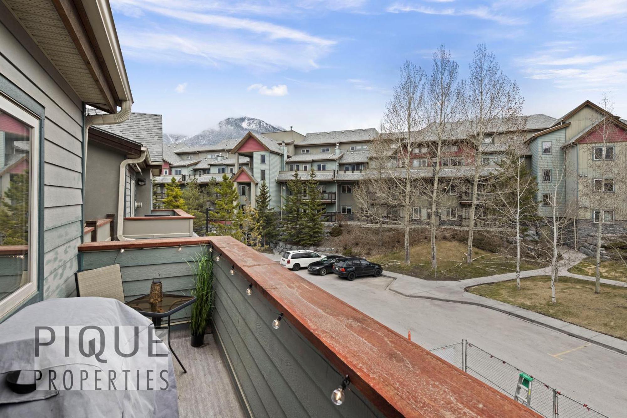 Mountain Loft Retreat, Heated Pool & Hot Tub, Ug Parking, Balcony, Wifi! Apartment Canmore Luaran gambar